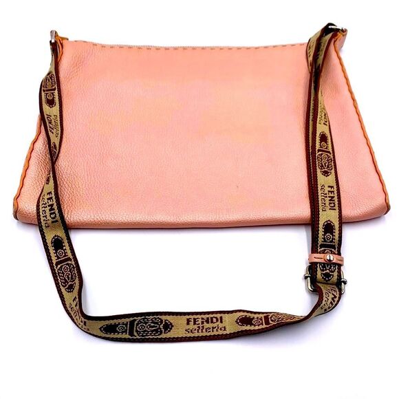 Auth Fendi Pebble Grain Leather Light Pink Messenger Bag Fendi Crossbody Strap - Picture 8 of 11